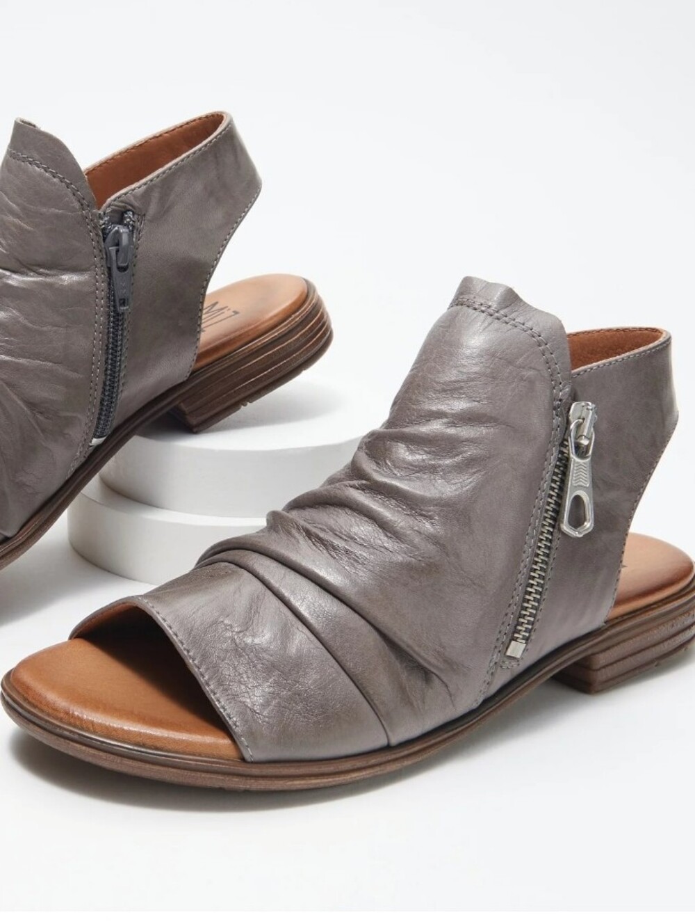 Miz Mooz Dylan Leather Side-Zip Sandals Size EU 40 US 9 - 9.5 Gray Open Toe Boho